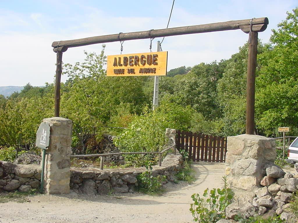 Albergue Turistico Valle Del Ambroz Hervas Exterior photo