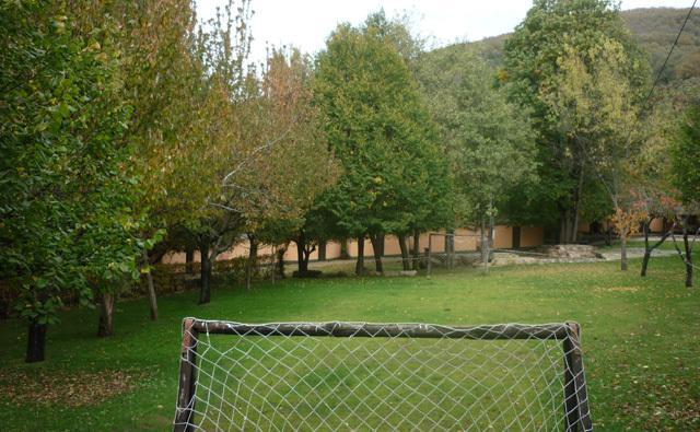 Albergue Turistico Valle Del Ambroz Hervas Exterior photo